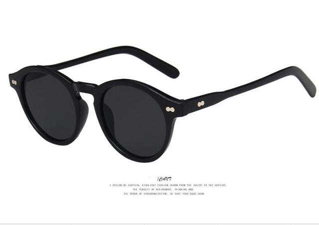 New Sunglasses Men Women Vintage Rivet Sun Glasses Fashion Brand Designer Retro Glasses Female Driver Goggles