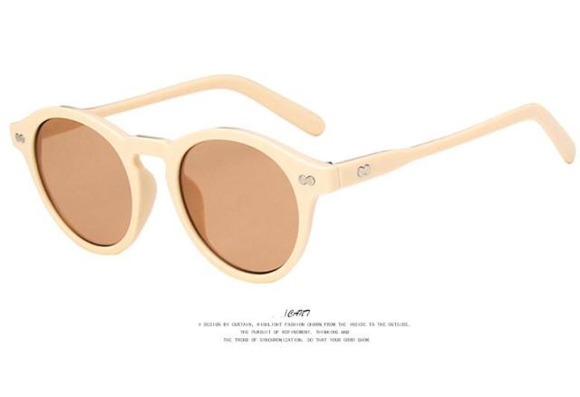 New Sunglasses Men Women Vintage Rivet Sun Glasses Fashion Brand Designer Retro Glasses Female Driver Goggles